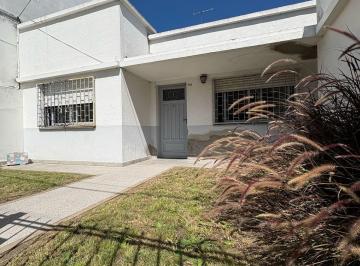 Casa de 3 ambientes, La Plata · Casa + Dpto en Venta