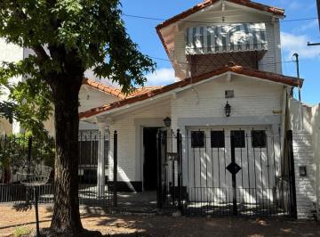 Casa de 4 ambientes, Vicente López · Chalet en 2 Plantas Muy Buen Estado y Ubicación