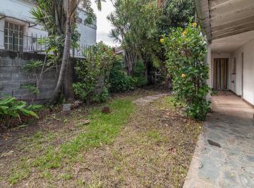 Casa · 149m² · 7 Ambientes · Terreno con Casa Para Reciclar a Pocas Cuadras del Centro de San Isidro