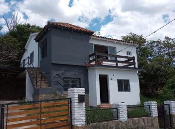 Casa · 155m² · 5 Ambientes · 3 Cocheras · Tanti, Hermosa Propiedad en Venta, Dos Inmuebles