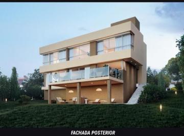 Casa · 105m² · 4 Ambientes · 2 Cocheras · Casa en Venta de 2 Dorm. en Parque Siquiman