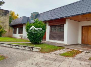 Casa · 120m² · 4 Dormitorios · 1 Cochera · Casa en Venta - Lujan - Bs. As