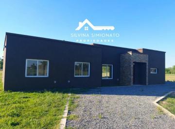 Casa · 2000m² · 3 Dormitorios · Venta de Casa. B°cerrado La Asuncion. Lujan - Bs As