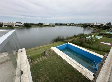 Casa · 270m² · 5 Dormitorios · 2 Cocheras · Casa en Vistas Al Agua