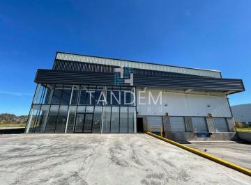 Bodega-Galpón · 2500m² · Impresionante Galpón en Alquiler con Oficinas, Vestuarios y Docks de Carga en Polo Industrial