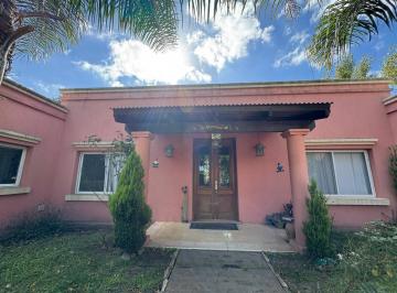 Casa de 6 ambientes, Luján · Excelente Casa de Campo a La Venta Sobre Terreno de 2500 m² Apto Credito!