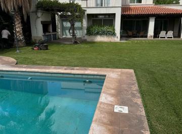 Casa de 6 ambientes, Luján de Cuyo · Elegante Casa en Barrio Pueyrredón