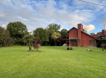 Casa · 100m² · 4 Ambientes · 2 Cocheras · Casa Sobre 3 Lotes Al Golf en Las Brisas Country Club