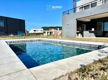 Casa de 6 ambientes, Tigre · Casa en Venta con Salida Al Rio - Barrio Canal