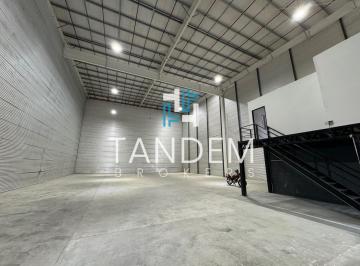 Bodega-Galpón · 800m² · Alquiler Galpón Aaa con Oficina en Predio con Vigil. 24 Hs!