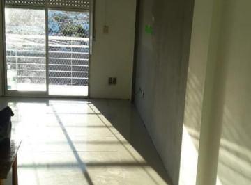 Departamento · 52m² · 2 Ambientes · Depto. en Venta - Pompeya (Av Saenz 1165)