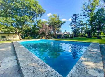 Quinta vacacional · 151m² · 4 Dormitorios · Venta Casa Quinta Pilar 4312 m Terreno