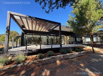Casa · 200m² · 4 Ambientes · 2 Cocheras · Moderna Propiedad a Estrenar en Club de Campo Dos Valles