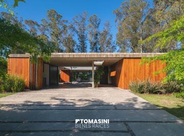 Casa · 182m² · 4 Ambientes · 2 Cocheras · Casa de 4 Ambientes en Arenas del Sur