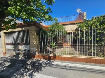 Casa · 100m² · 3 Ambientes · 1 Cochera · Venta Casa 3 Ambientes Lanús Este
