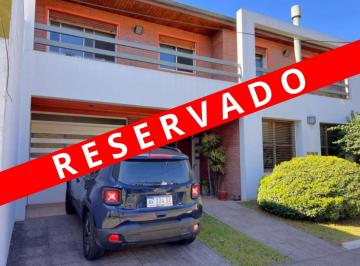 Casa de 6 ambientes, La Matanza · Casa 6 Ambientes - Lote 12x30 - Piscina - Suite // Venezuela 434