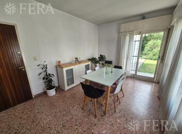 Casa · 75m² · 4 Ambientes · 1 Cochera · Venta Casa 4 Ambientes con Cochera y Jardín en Ezpeleta
