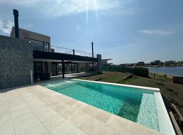 Casa · 265m² · 5 Ambientes · 2 Cocheras · Casa en Costas, Puertos.