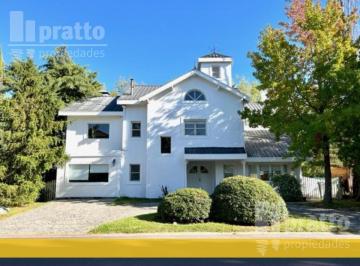 Casa · 365m² · 5 Ambientes · Casa en Venta de 4 Dorm. en Santa Maria de Tigre