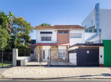 Casa · 150m² · 4 Ambientes · 2 Cocheras · Casa en Venta, en Quilmes, Lote Propio, Apto Credito