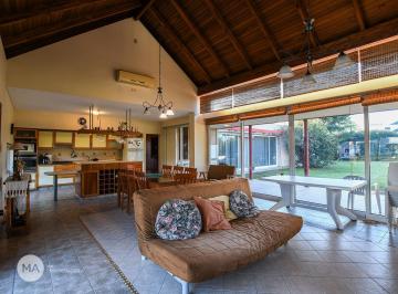Casa · 165m² · 5 Ambientes · 2 Cocheras · Casa 5 Ambientes - Av Fuerza Aérea 3000 - Funes Hills - Alquiler