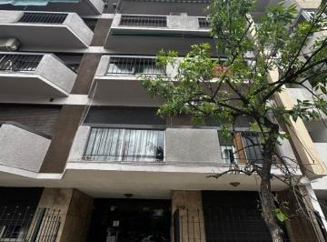 Departamento de 4 ambientes, Córdoba · Depto de 2d en Alberdi. Zona Plaza Colón!