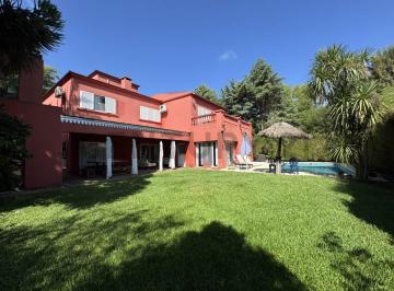 Casa · 319m² · 5 Ambientes · 1 Cochera · Venta - Casa 5 Ambientes con Amarra - Barrio San Isidro Labrador - Cocheras