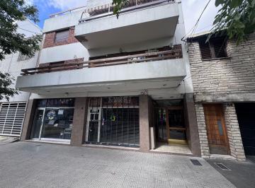 Departamento de 3 ambientes, Avellaneda · Excelente Departamento de 3 Amb, a m de Av Mitre, en Primer Piso por Escalera