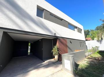 Casa · 147m² · 5 Ambientes · 1 Cochera · Casa 3 Dorm. en Venta Fisherton Barrio Cerrado Financiacion