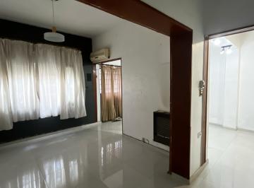 Casa de 5 ambientes, Rosario · Casa 4 Habitaciones, 2 Baños, Cochera.