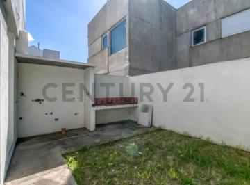 Casa · 86m² · 3 Ambientes · 1 Cochera · Dúplex a Estrenar en Complejo.