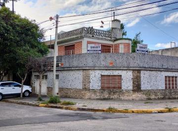 Casa de 4 ambientes, Tres de Febrero · Casa en Venta