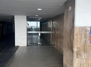 Oficina comercial de 1 ambiente, Centro / Microcentro · Oficina con Cochera en Excelente Ubicación!