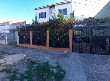 PH · 85m² · 3 Ambientes · 1 Cochera · Venta de PH Al Frente con Cochera Propia en Wilde