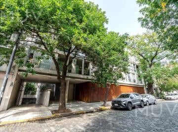 Departamento · 136m² · 4 Ambientes · 1 Cochera · Hermoso Depto de 4 Ambientes en Venta con Dos Patios, Parrilla Propia y Cochera