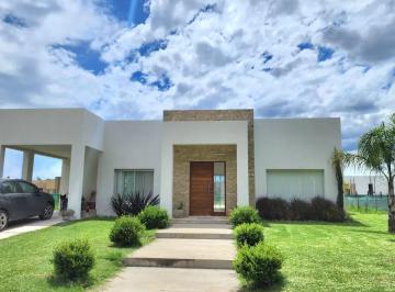 FVR-FVR-855_2 · Venta Casa 4 Ambientes en Barrio Privado Don Joaquín