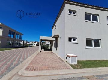 Casa de 4 ambientes, Pilar · Duplex en Venta 3 Dorm. en Chic Village