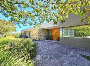 Casa · 465m² · 7 Ambientes · 4 Cocheras · Imponente Casa de 465 m² - Excelente Categoría - Everlinks Golf y Cc