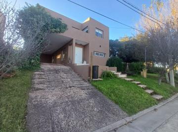 Casa de 4 ambientes, La Calera · La Estanzuela: Casa en Venta / 3 Dorm. / Quincho y Pileta