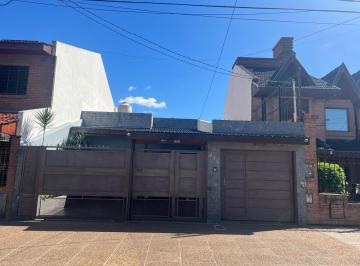 Casa · 120m² · 4 Ambientes · 3 Cocheras · Casa en Ramos Mejia