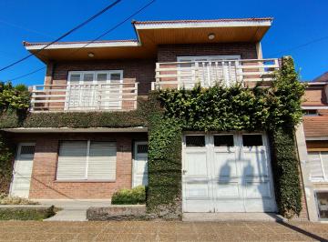 Casa de 6 ambientes, Lomas de Zamora · Solido Chalet Sobre Eva Peron (Ex Pasco) Apto Fines Comerciales o Vivienda
