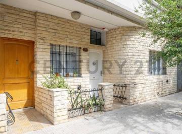 PH · 123m² · 4 Ambientes · Venta PH 4 Ambientes Reciclado C/jardin, Pileta Climatizada, Patio, Balcones, Terraza Propia y S/exp