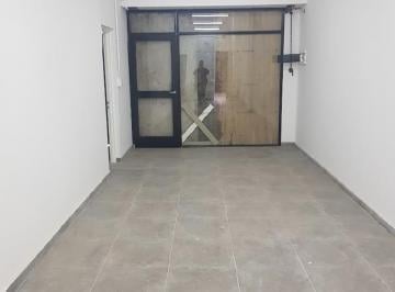 Local comercial · 30m² · Local en Venta en Avellanera, Av Hipolito Yrigoyen