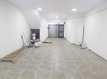 Local comercial · 80m² · Local en La Av Hipolito Yrigoyen Al 2200