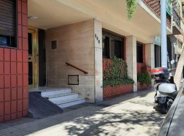 Departamento de 3 ambientes, Barracas · Dpto. 3 Ambientes en Planta Baja - con Patio y Luminoso