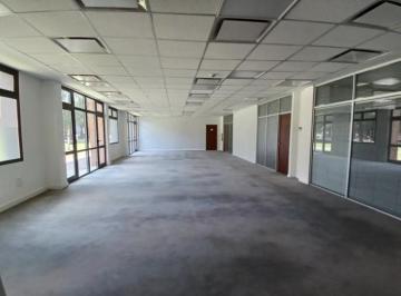 Oficina comercial · 210m² · 2 Cocheras · Oficina en Alquiler en Pilar