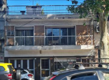 Casa · 344m² · 9 Ambientes · Casa en Venta 3 Dorm. + Consultorio + Jardin + Pileta + Cochera y Dependencia