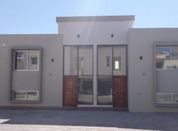 Casa · 110m² · 3 Ambientes · 1 Cochera · Muy Lindo Duplex Vta 2 Dorm Gal/asador/jardin Grand Bourg