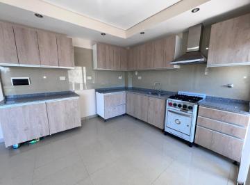 PH · 61m² · 2 Ambientes · 1 Cochera · PH Tres Ambientes con Coch en Florida Oeste - Mejor Valor m²