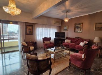 Departamento · 270m² · 4 Ambientes · 1 Cochera · Imperdible Piso en Venta de 270 m² Aprox en Pleno Centro de La Ciudad de Posadas.